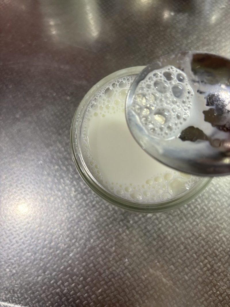 必要に応じて気泡を掬う